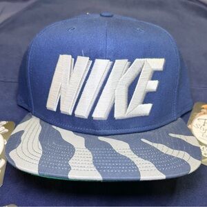 Nike S1ZE Just Do It Zebra Pattern Snapback Hat Blue Big NIKE Spell Out RARE New